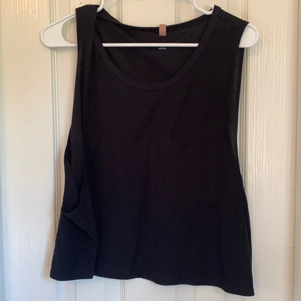 Lunya Crop - Picture 1 of 5